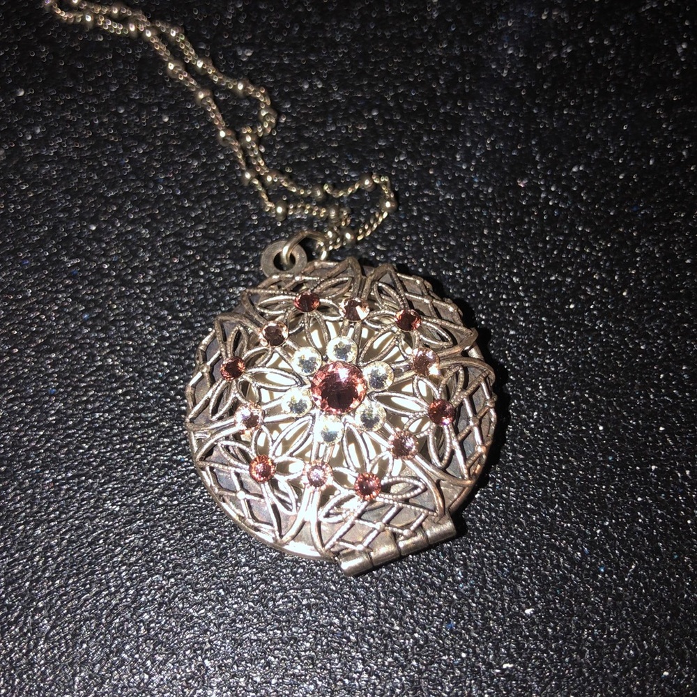 Locket necklace